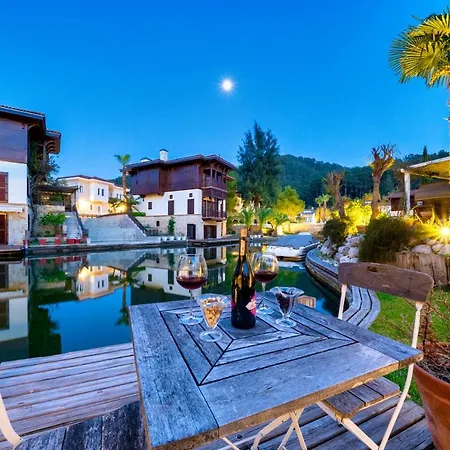 Villa Portville Canal Side Villas 66 *