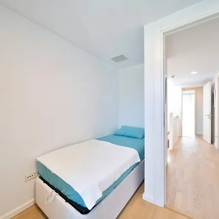 Portville Canal Side Villas 66 * גוג'ק