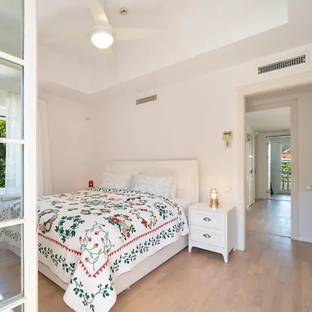 Portville Canal Side Villas 66 גוג'ק