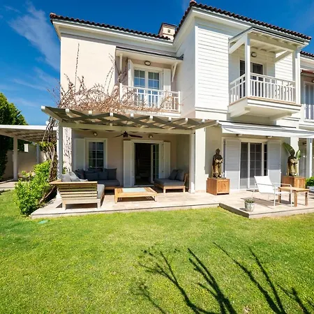 Portville Canal Side Villas 66 וילה